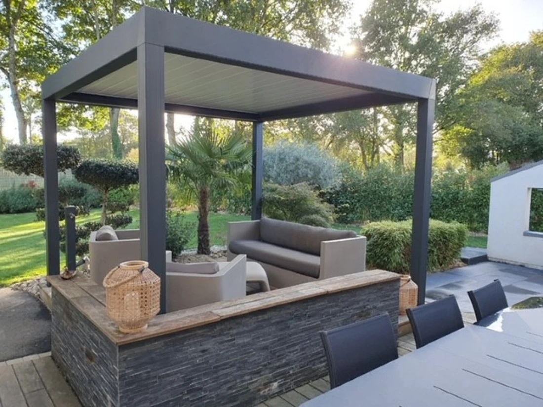 Pergola autoportée avec muret